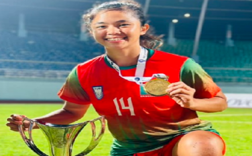 "ধর্ষণ ও হত্যার হুমকি পাচ্ছি" – সাফজয়ী ফুটবলার সুমাইয়া | ক্রীড়া বিশ্বে চাঞ্চল্য