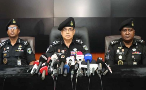“র‍্যাব ডিজি: সরকারবিরোধীরা নির্বাচন বানচাল করতে ষড়যন্ত্র করছে, অস্ত্র উদ্ধার অভিযান চলছে”