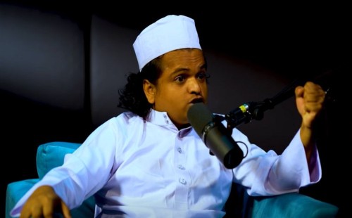 রফিকুল মাদানীর অভিযোগ: ‘কয়েকটি ইসলামী দল হেফাজত নিয়ন্ত্রণ করছে’—অরাজনৈতিক পরিচয় নিয়ে নতুন বিতর্ক