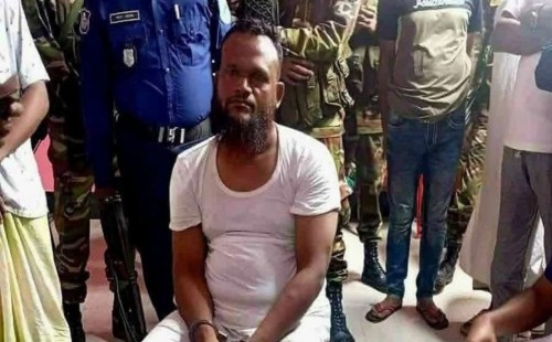 সেনাবাহিনীর প্রতিবাদ: 'এনামুল হক মোল্লা গ্রেফতার নিয়ে অপপ্রচার চলছে'