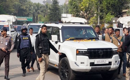 তারেক রহমানের চলন্ত গাড়িতে রহস্যময় খাম: ৪ দিনেও শনাক্ত হয়নি বাইকার